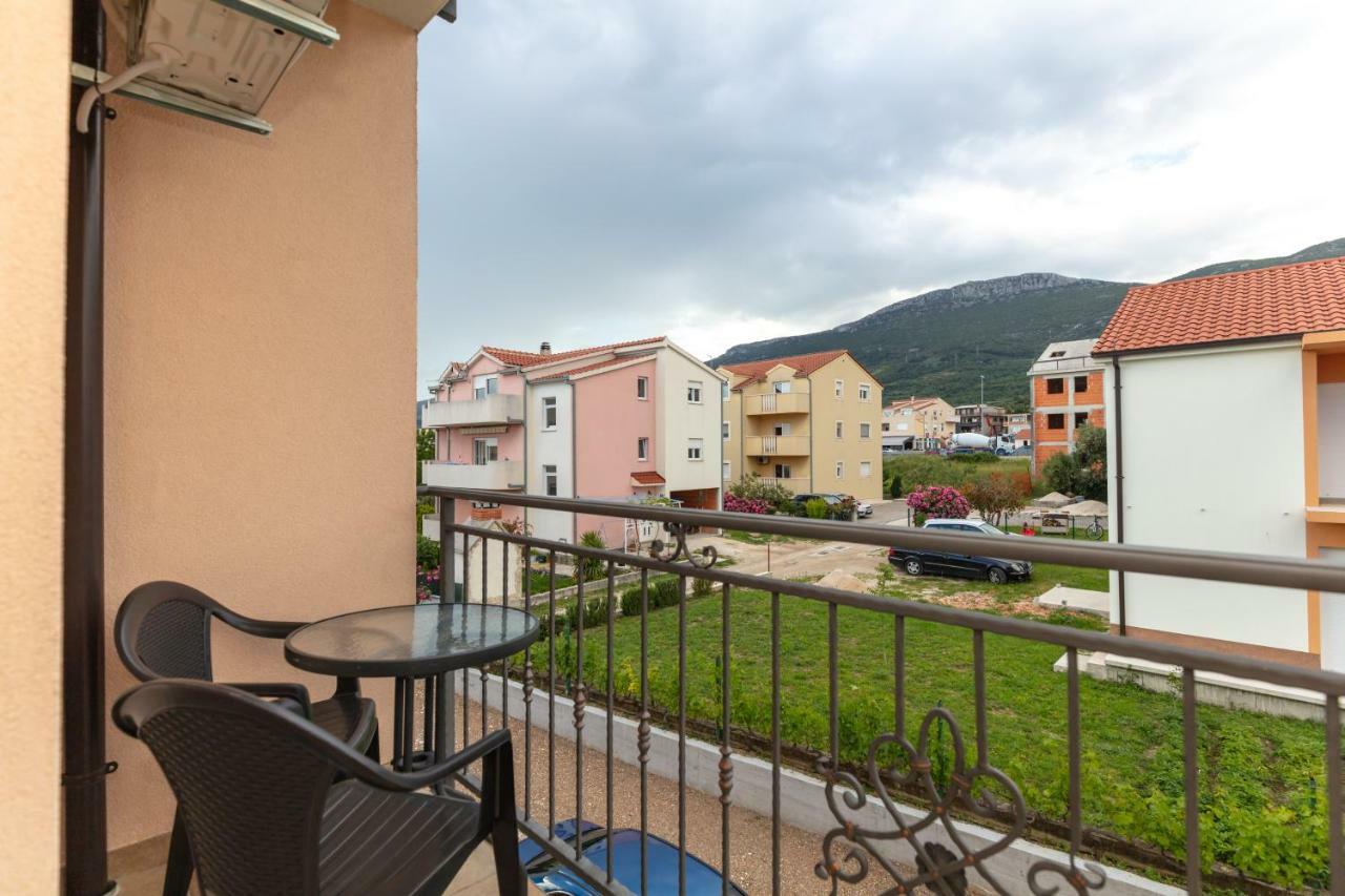 Villa Apartments Kordic Kaštela Exterior foto